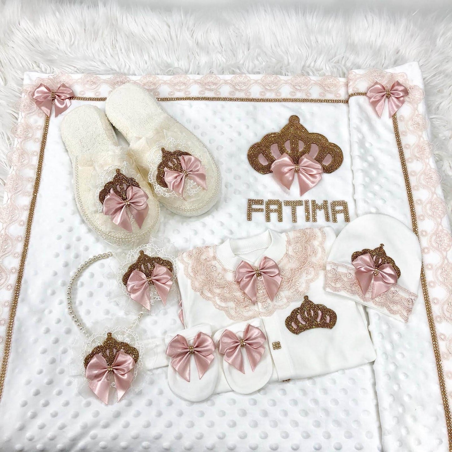 Set nascita bimba con pantofole mamma
