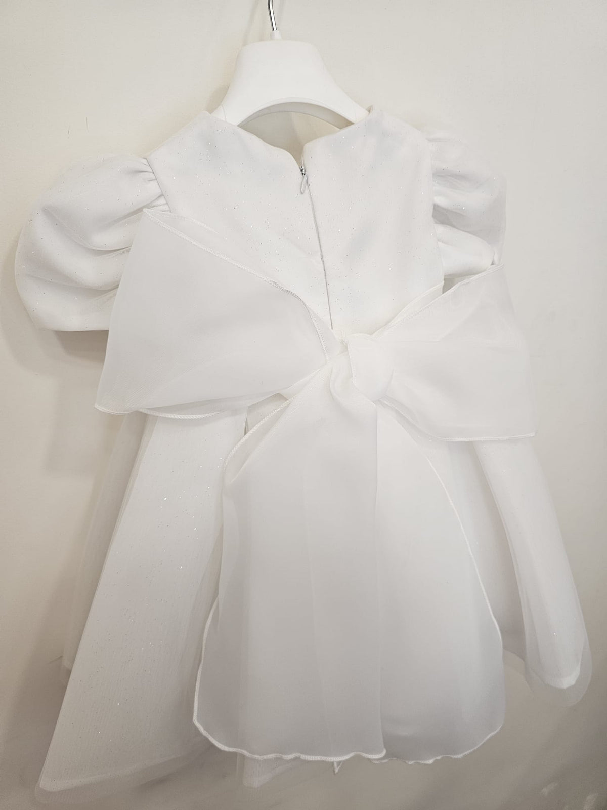 Abito da Cerimonia Bianco con Cintura Perline e Maxi Fiocco ✨👶