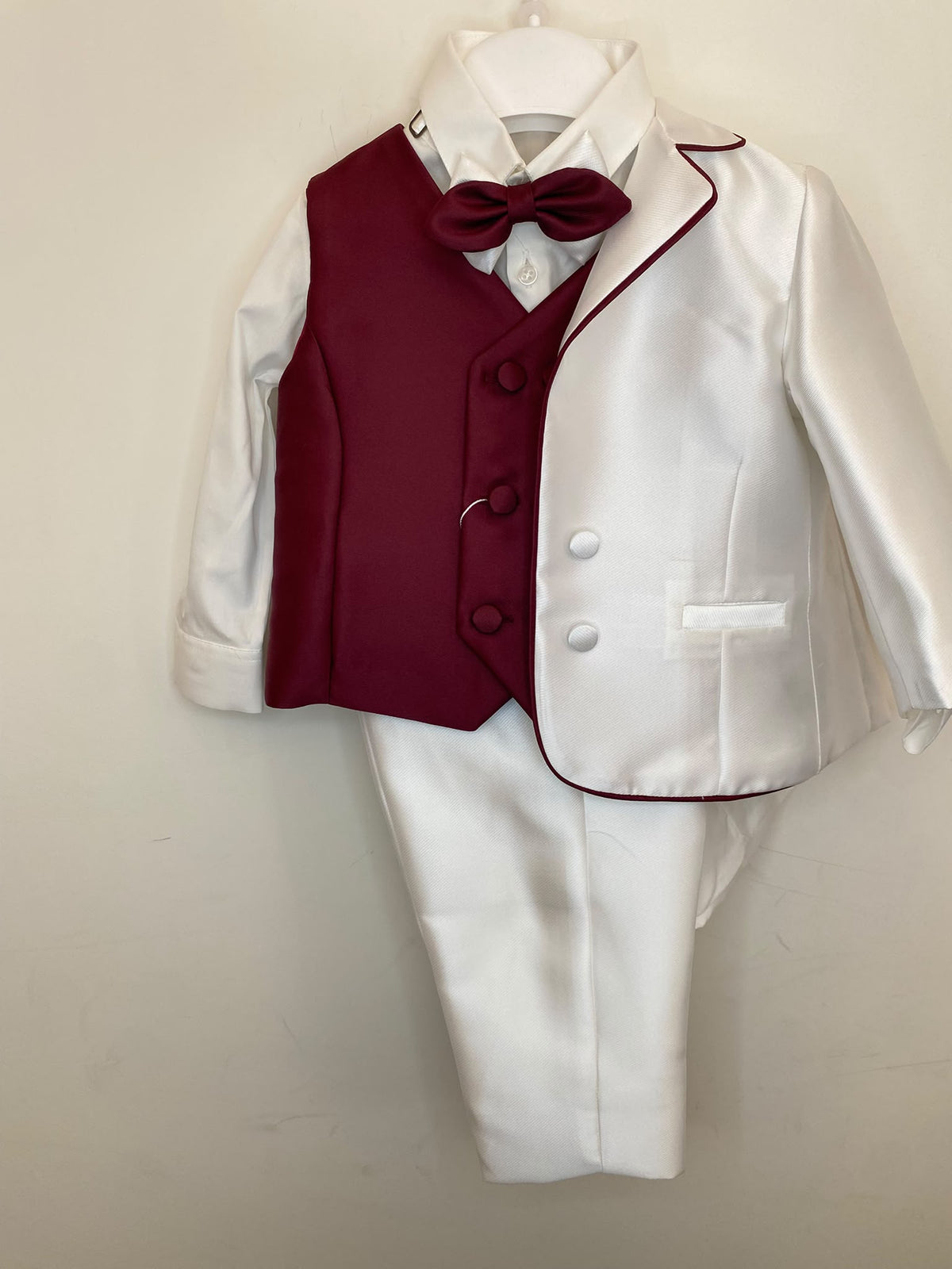 Abito da Cerimonia Bimbo 4 Pezzi con Giacca Bianca e Gilet Bordeaux 👦✨⭐