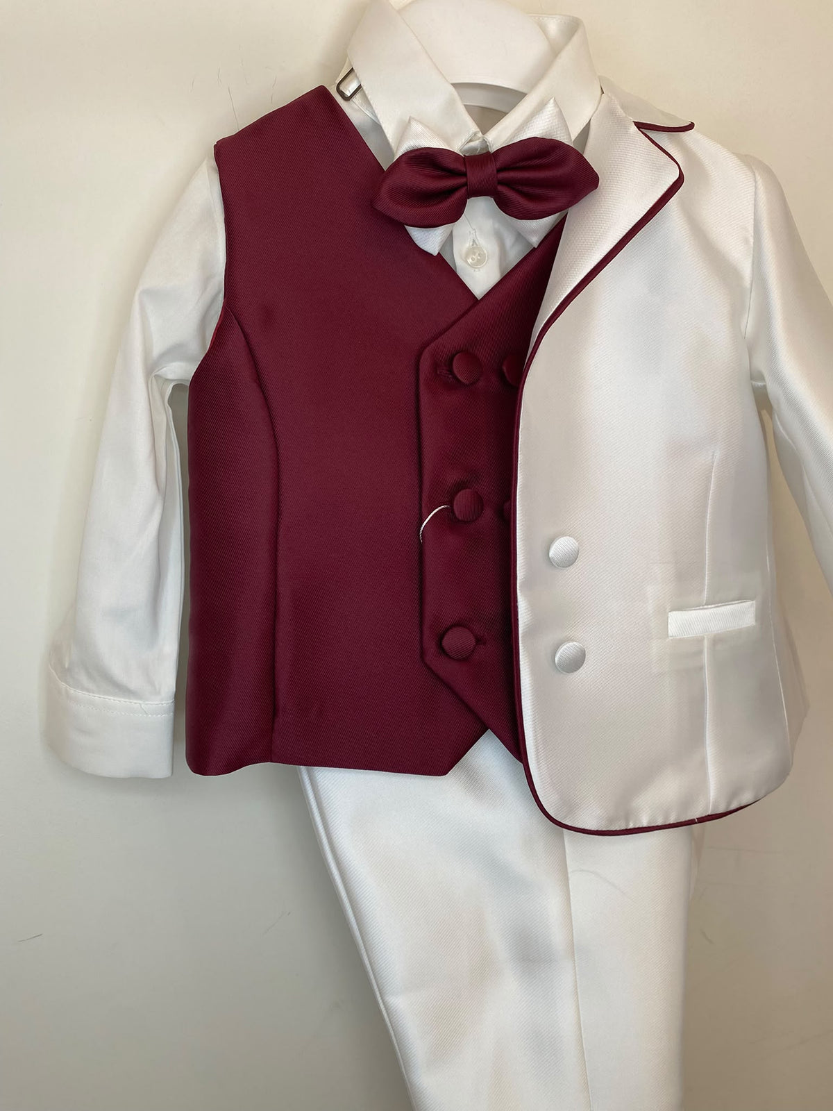 Abito da Cerimonia Bimbo 4 Pezzi con Giacca Bianca e Gilet Bordeaux 👦✨⭐