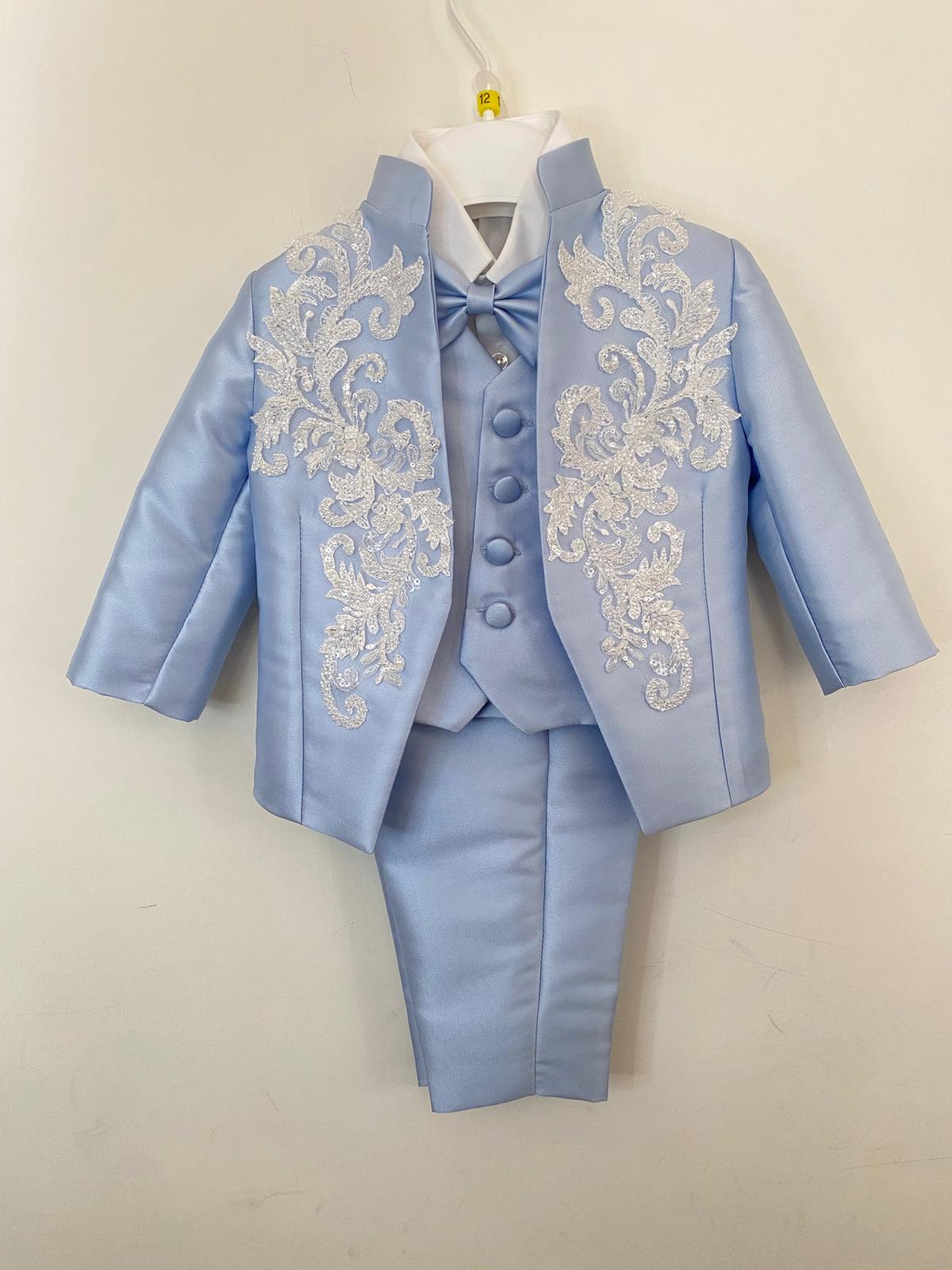 Abito da Cerimonia Bimbo 4 Pezzi Azzurro con Ricami in Pizzo e Perline 👦✨⭐