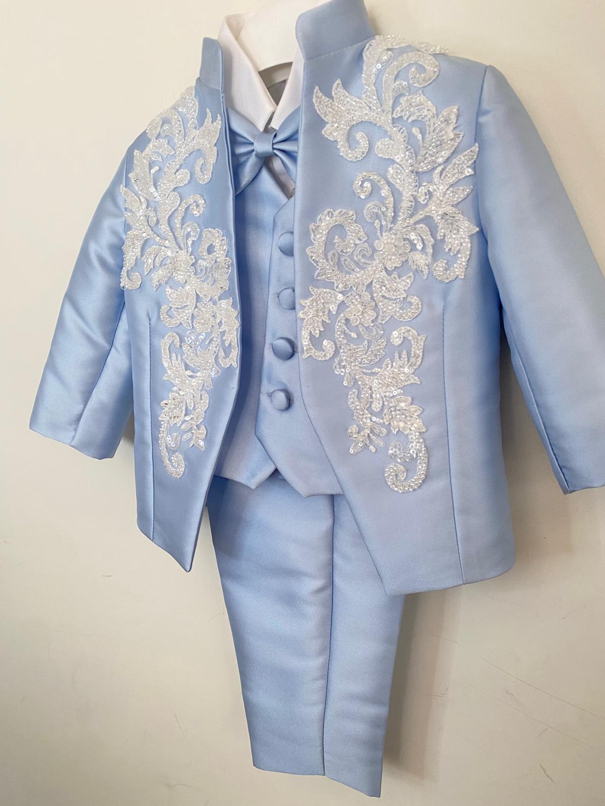 Abito da Cerimonia Bimbo 4 Pezzi Azzurro con Ricami in Pizzo e Perline 👦✨⭐
