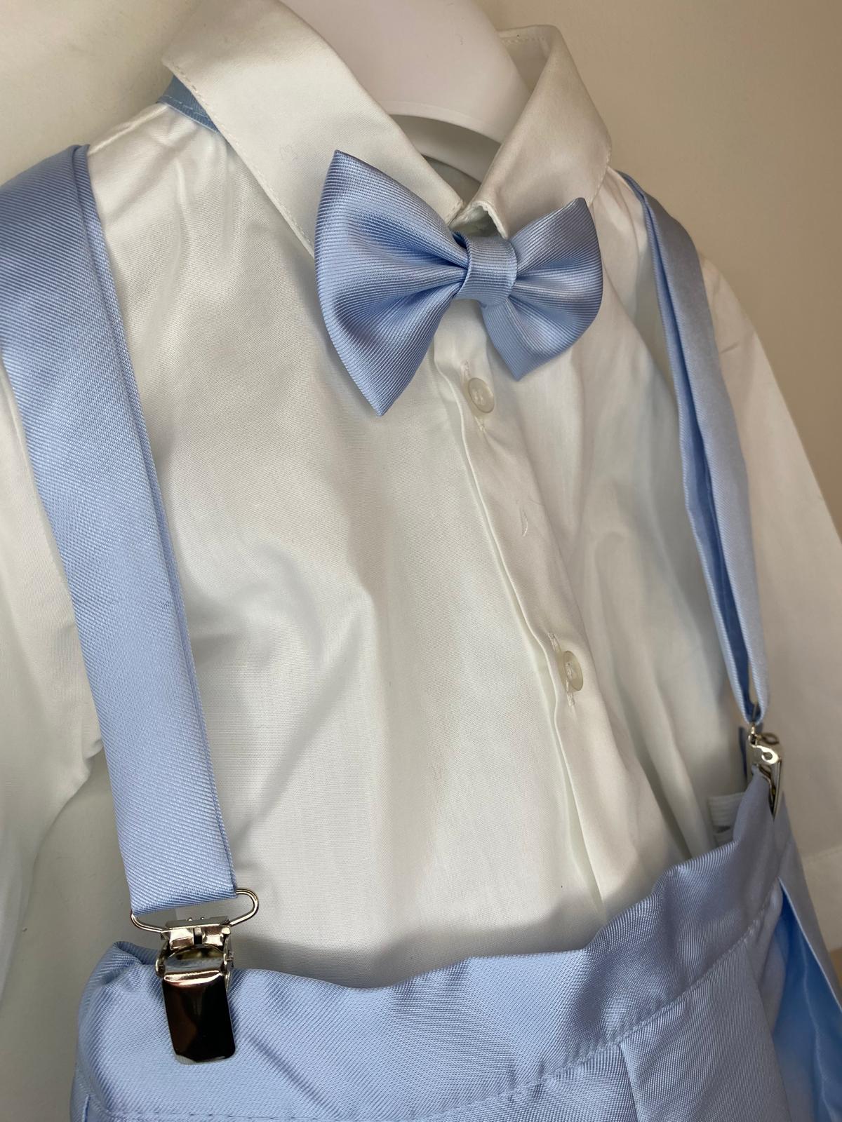 Completo Elegante Bimbo 2 Pezzi con Bretelle e Papillon Celeste 👦✨⭐
